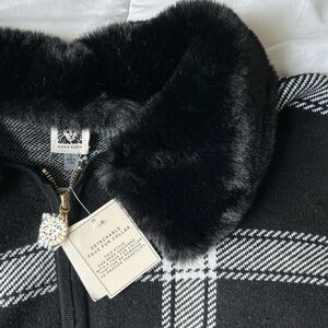 Black and White Plaid Poncho with Detachable Fox Fur